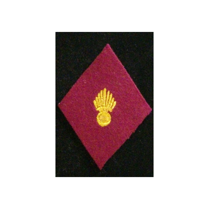 LOSANGE DE BRAS MODÈLE 45 : service de santé sous officiers (fil jaune)