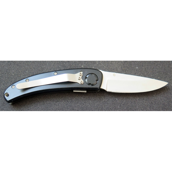 Couteau à cran d'arrêt en acier manche en bakélite noire longueur repliée 11 cm