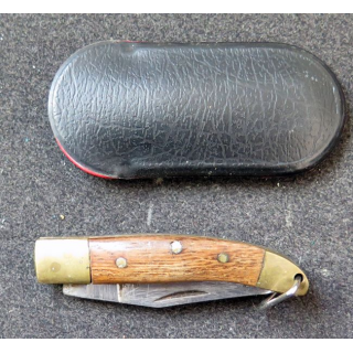 Petit couteau en acier et laiton manche en bois longueur repliée 6 cm avec étui