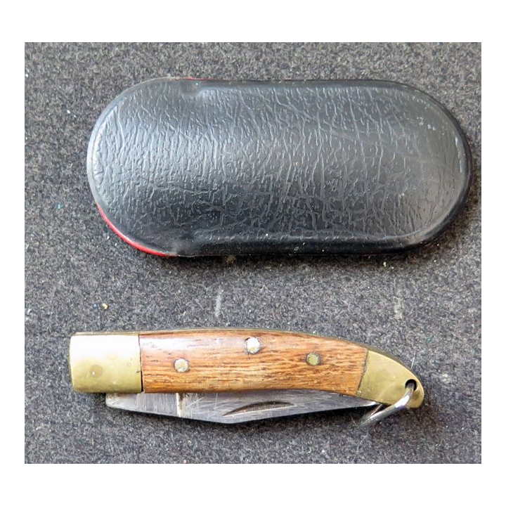 Petit couteau en acier et laiton manche en bois longueur repliée 6 cm avec étui