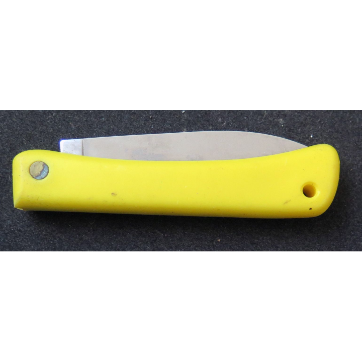 Couteau UCOMA en acier Florinox manche en résine  longueur repliée 10,5 cm