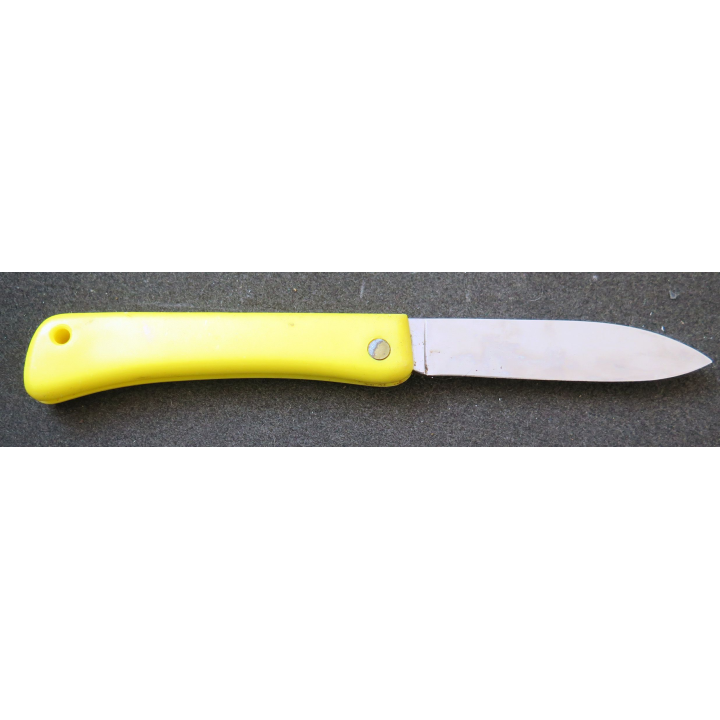 Couteau UCOMA en acier Florinox manche en résine  longueur repliée 10,5 cm