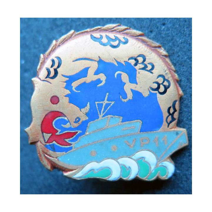 VP 11 : insigne de vedette de port n° 11 (Courtois non marqué) en émail