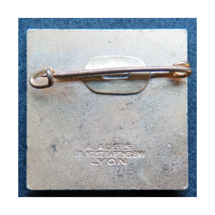 CAPUCINE : insigne du Dragueur 322 Capucine fabrication Augis en émail