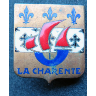 LA CHARENTE : insigne du pétrolier ravitailleur La Charente en Indochine Drago Paris en émail