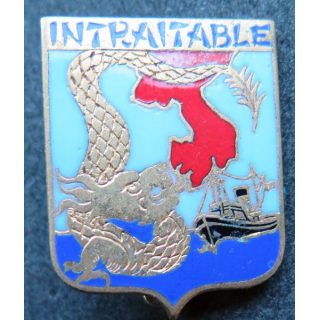 INTRAITABLE :  Insigne du remorqueur Intraitable Augis en émail