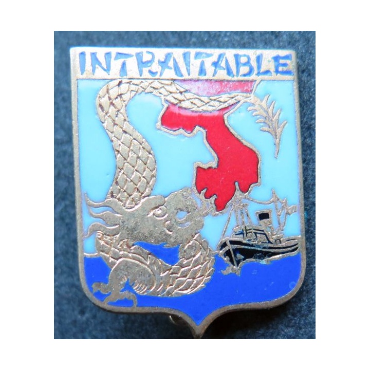INTRAITABLE :  Insigne du remorqueur Intraitable Augis en émail
