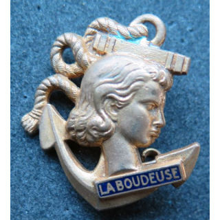 LA BOUDEUSE : insigne de l'aviso dragueur La boudeuse en émail