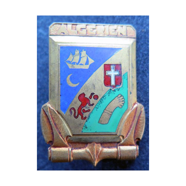 ALGERIEN : insigne de l'escorteur Algérien Courtois en émail