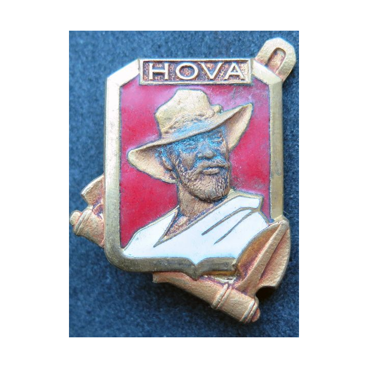 HOVA : Escorteur Hova de fabrication Courtois en émail