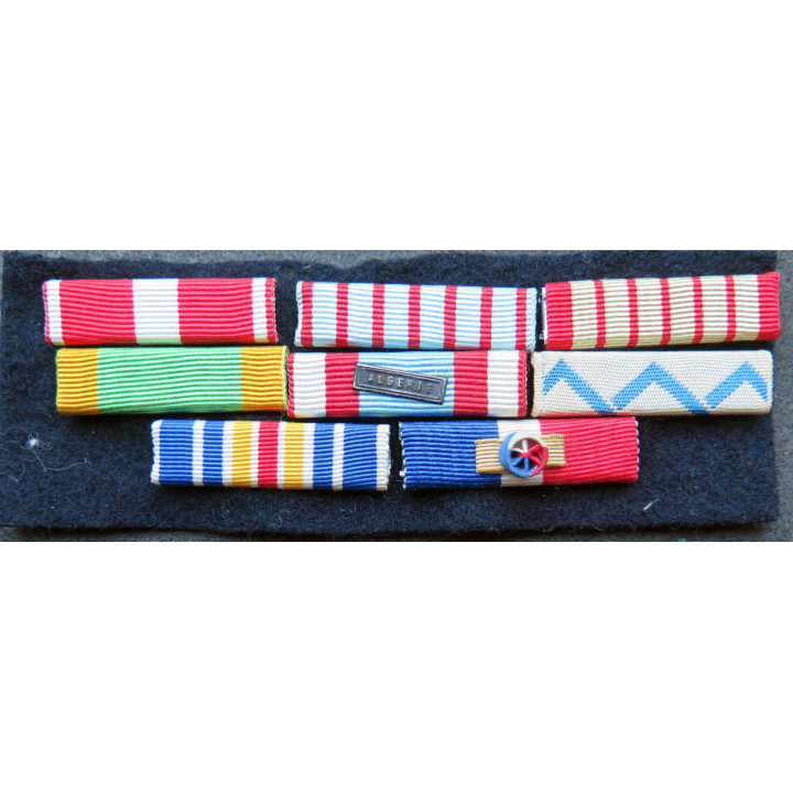 MILITARIA : barrette de rappel de 8 décorations individuelles époque  Algérie