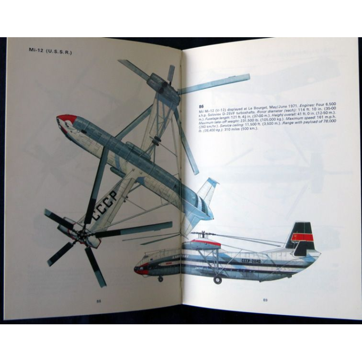 Hélicopters and other Rotorcraft Since 1907 de Kenneth Munson aux éditions Blandford Press London