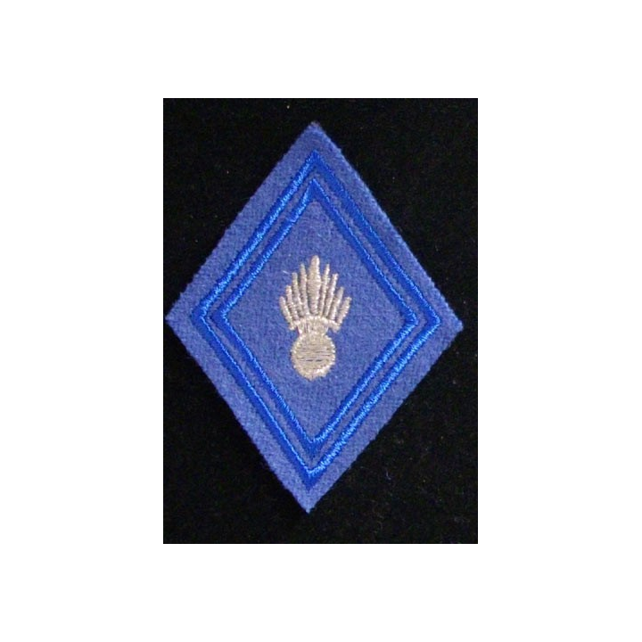 LOSANGE DE BRAS MODÈLE 45 : MATÉRIEL CADRE (FOND BLEU CLAIR)