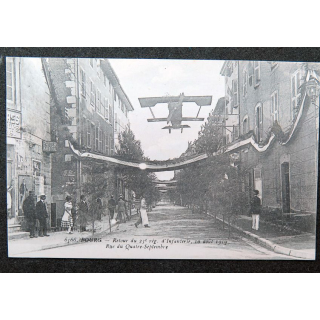 Carte postale BOURG du retour du 23° RI le 10 août 1919 Rue du Quatre Septembre 