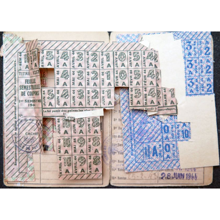 Carte individuelle d'alimentation 1943 avec timbres 1944 