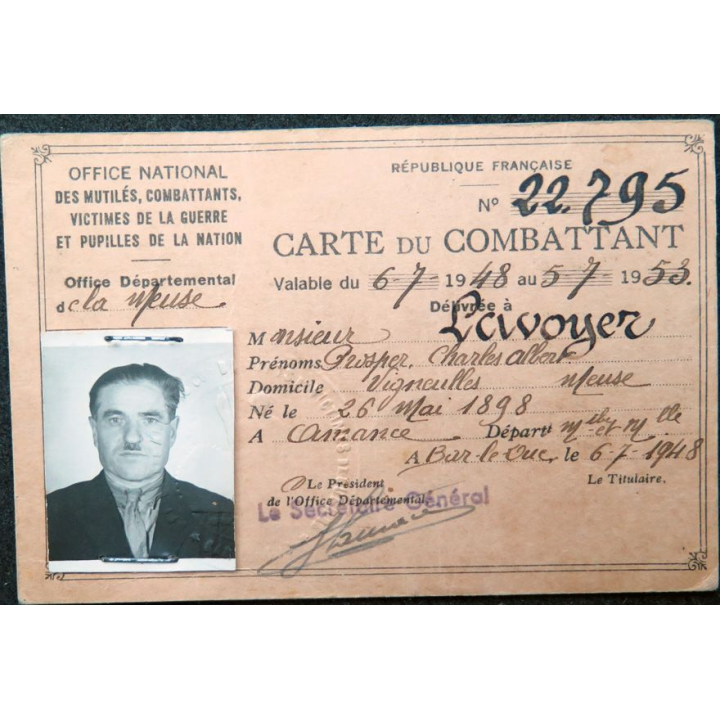 Carte de Combattant attribuée à M. Lavoyer en 1948
