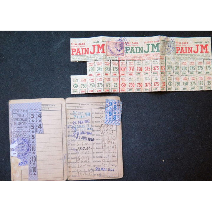 Carte individuelle d'alimentation 1941 avec timbres 1944 et 1949