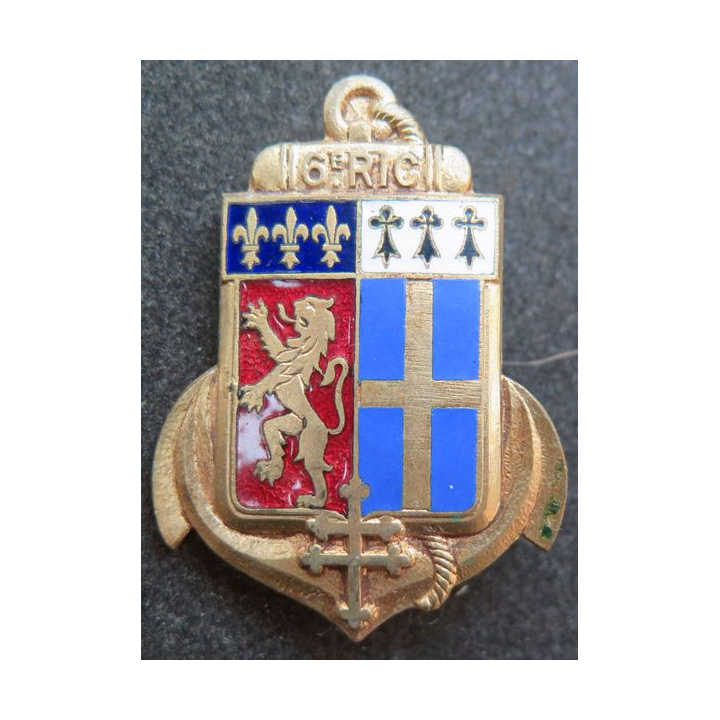 6° RIC : insigne métallique du 6° régiment d'infanterie coloniale de fabrication Courtois en émail