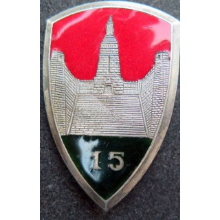 15° BM : Insigne métallique de la 15° brigade motorisée (chiffre 15) de fabrication Arthus Bertrand G. 2158 en émail