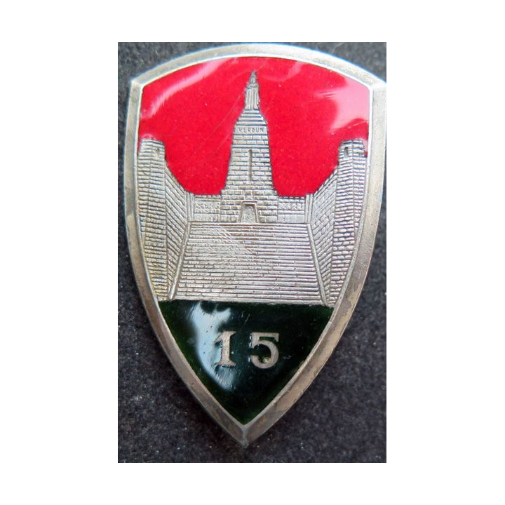 15° BM : Insigne métallique de la 15° brigade motorisée (chiffre 15) de fabrication Arthus Bertrand G. 2158 en émail