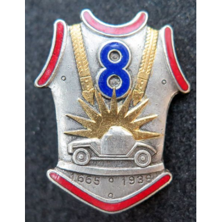 8° RC : insigne métallique du 8° régiment de cuirassiers petit modèle de fabrication Drago Romainville H. 167