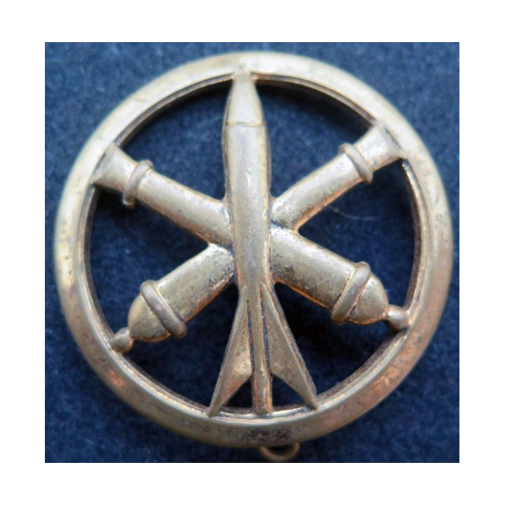 ARTILLERIE : insigne de béret de l'Artillerie de fabrication Beraudy-Vaure