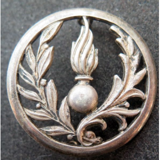 CRE : insigne de béret du commissariat argenté fabrication Beraudy-Vaure