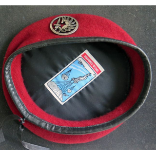 Béret rouge des chasseurs parachutistes RCP Spécial commando avec insigne T 58
