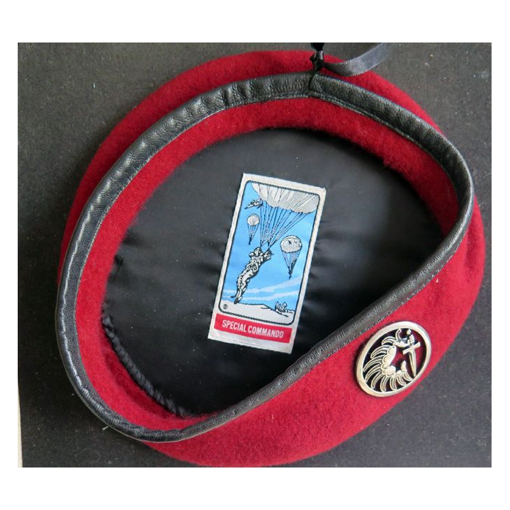 Béret rouge des chasseurs parachutistes RCP Spécial commando avec insigne T 58