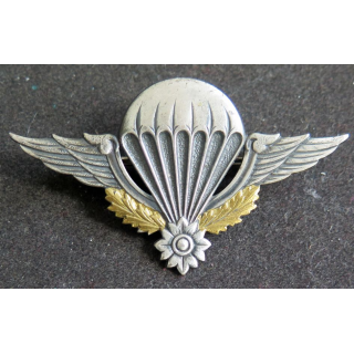 CAMBODGE : insigne du brevet parachutiste du Cambodge de fabrication Drago