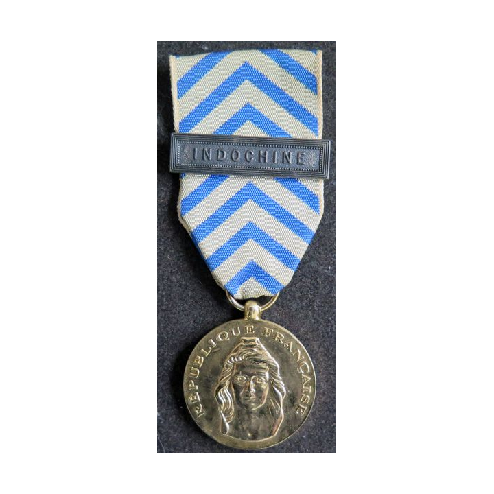 FRANCE : médaille de reconnaissance de la Nation avec barrette Indochine en métal doré