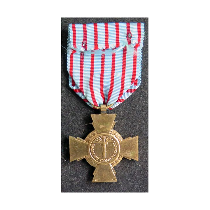 FRANCE : croix du combattant en métal doré