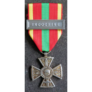 FRANCE : croix du combattant en métal doré