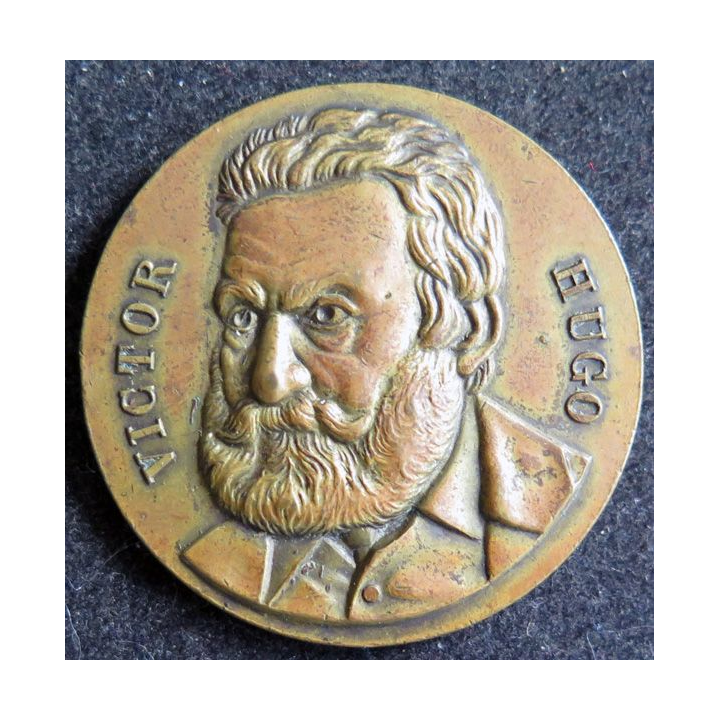 médaille de Victor Hugo diamètre 4 cm signée CDB