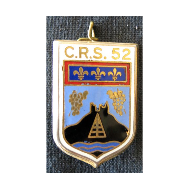 CRS 52 : insigne de la compagnie républicaine de sécurité n° 52 Sancerre, fabrication Drago Paris