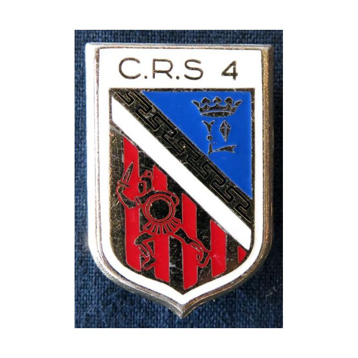 CRS 4 : insigne de la compagnie républicaine de sécurité n° 4 de Lagny-sur-Marne, fabrication Drago Paris
