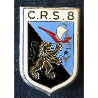 CRS 8 : insigne de la compagnie républicaine de sécurité n° 8 de Bièvres , fabrication Drago Paris