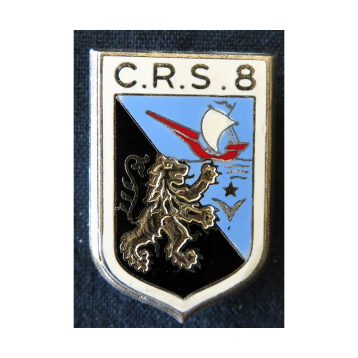 CRS 8 : insigne de la compagnie républicaine de sécurité n° 8 de Bièvres , fabrication Drago Paris
