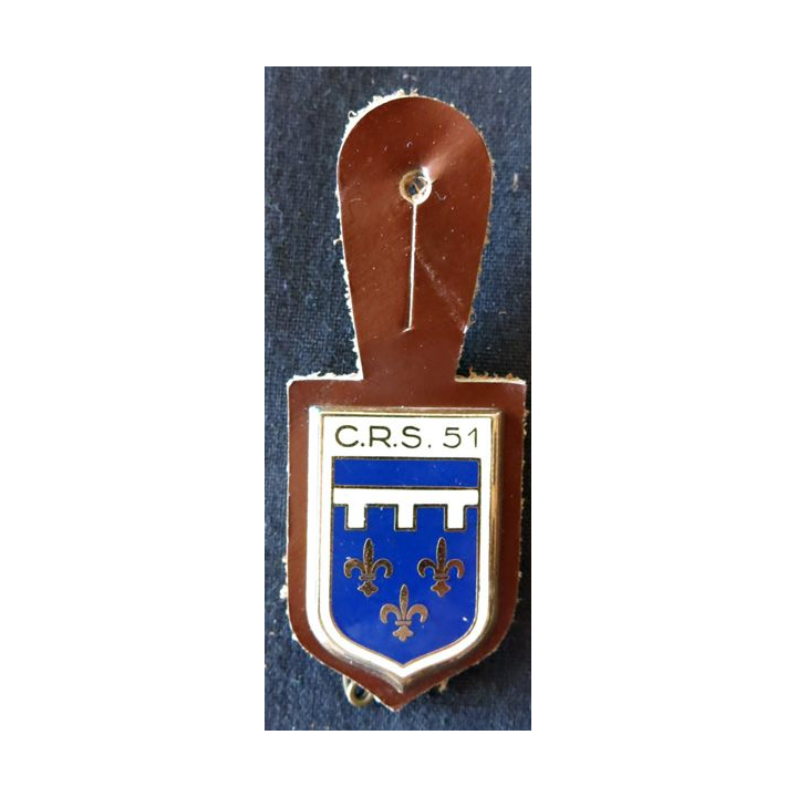 CRS 51 : insigne de la compagnie républicaine de sécurité n° 51 de Saran (Orléans), fabrication Drago Paris