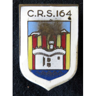 CRS 164 : insigne de la compagnie républicaine de sécurité n° 164 de Perpignan, fabrication Drago Noisiel retirage R 88