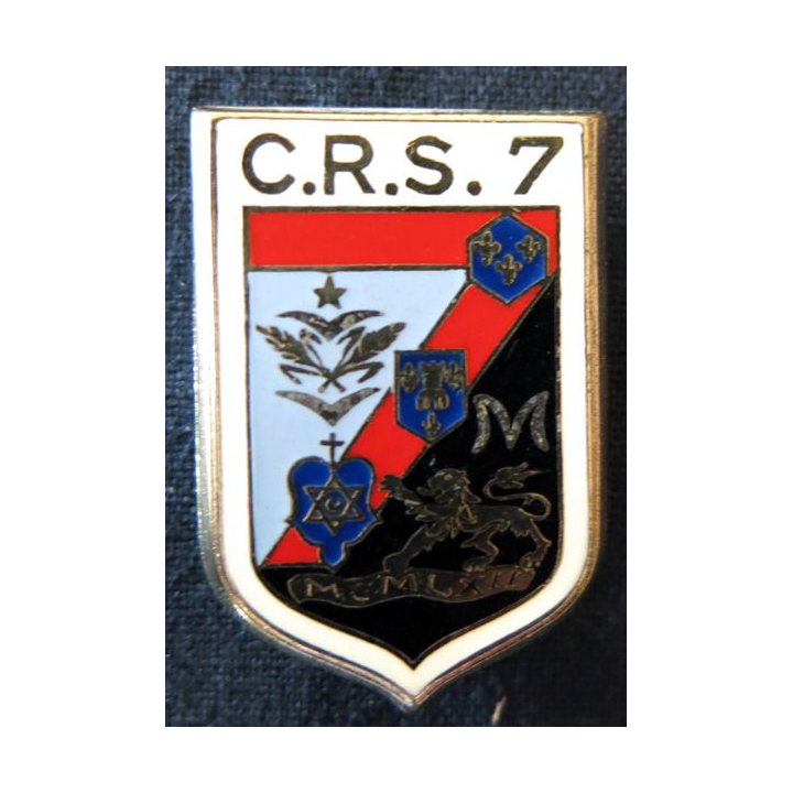 CRS 7 : insigne de la compagnie républicaine de sécurité n° 7 de Deuil-la-Barre, fabrication Drago Paris