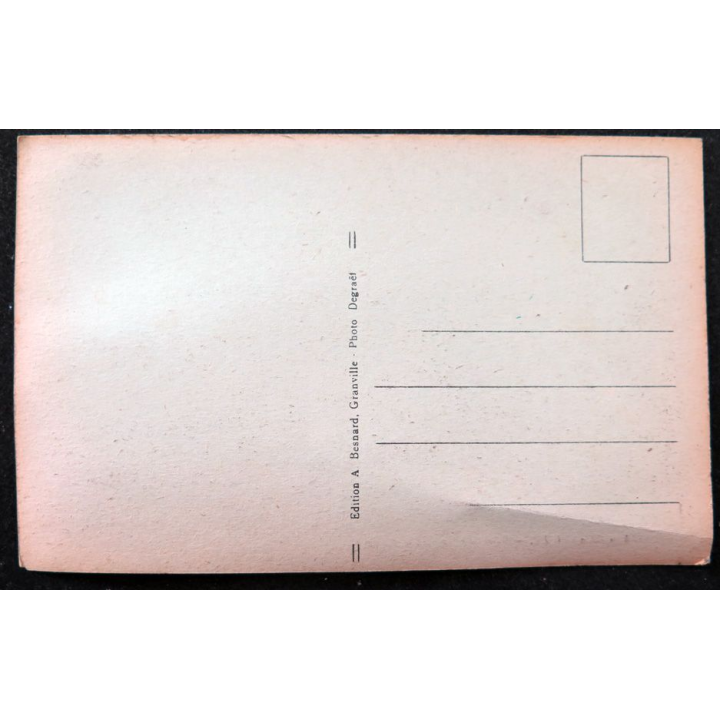 Carte postale 105 Grandville Petit jardin Notre Dame