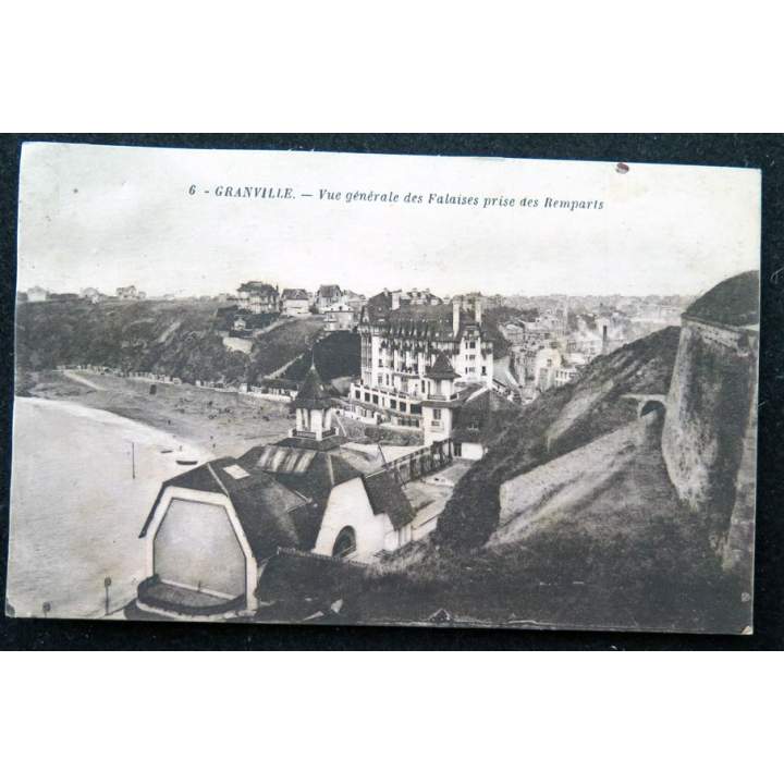 Carte postale 6 Grandville Vue générale des Falaises prise des remparts