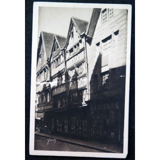 Carte postale 15 Normandie Lisieux Vieilles Maisons Place Victor Hugo