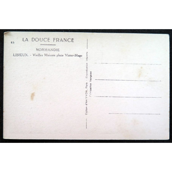 Carte postale 15 Normandie Lisieux Vieilles Maisons Place Victor Hugo