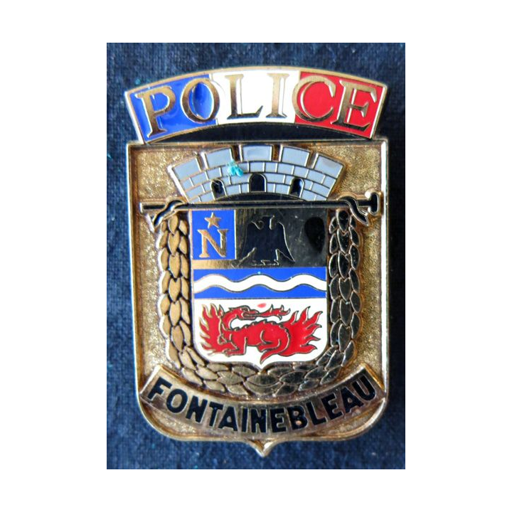 POLICE : insigne métallique de la Police nationale de la ville de Fontainebleau de  fabrication Delsart Sens