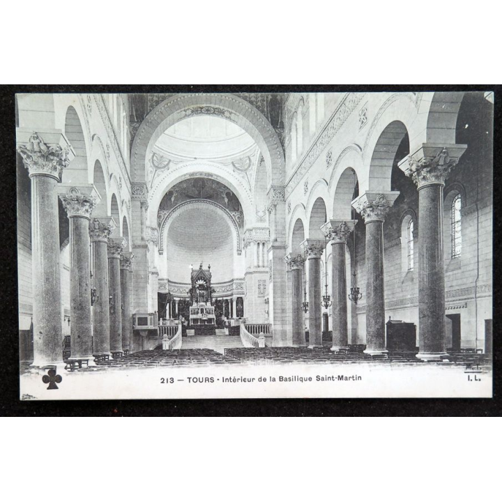 Carte postale 213 Tours Intérieur de la Basilique Saint-Martin