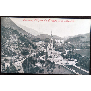 Carte postale Lourdes l'Eglise du Rosaire et la Basilique