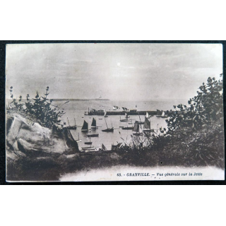 Carte postale 65 Granville Vue générale sur la Jetée