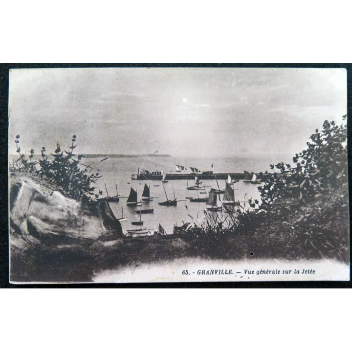Carte postale 65 Granville Vue générale sur la Jetée